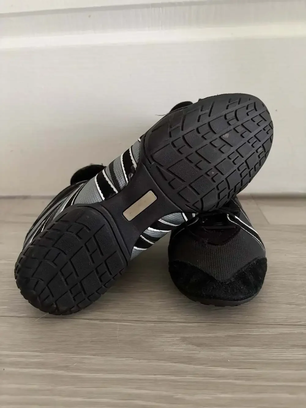 Rhino Black and White Wrestling Boxing Shoes Size USA 7 EUR 40